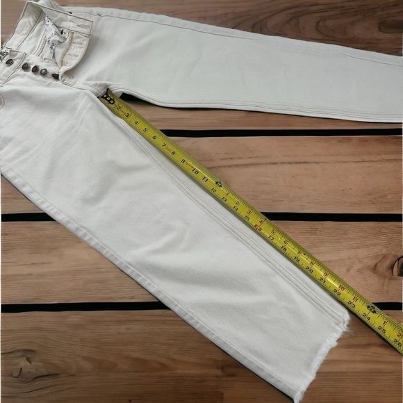 FREE PEOPLE Women's Ivory Button Fly Raw Hem Slim Jeans Size 26 - Picture 8 of 13